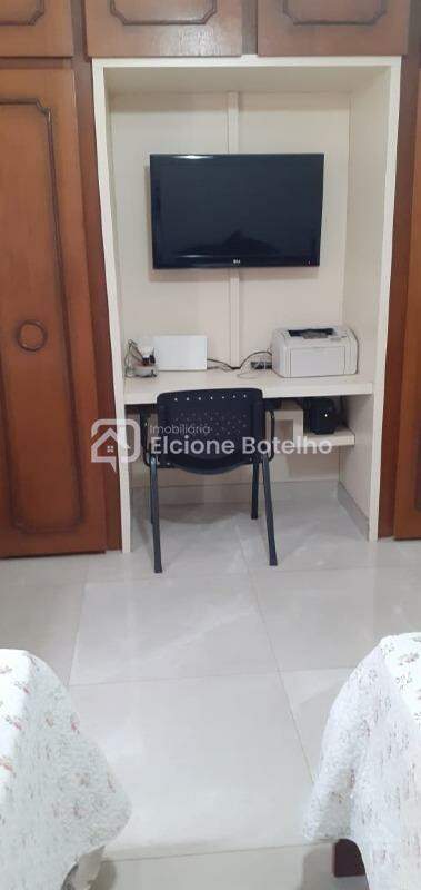Casa à venda no OSVALDO REZENDE: 