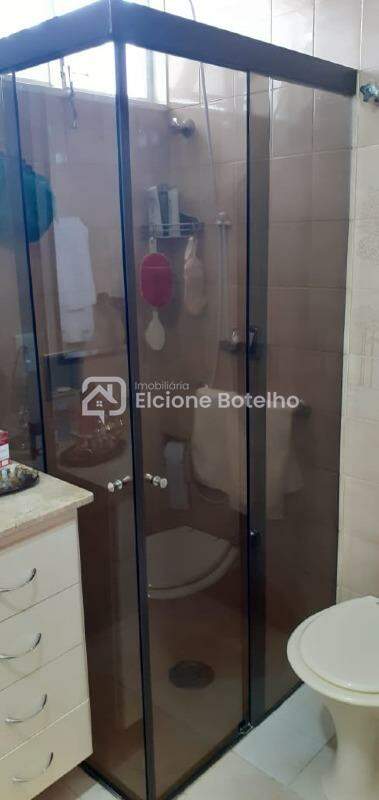 Casa à venda no OSVALDO REZENDE: 
