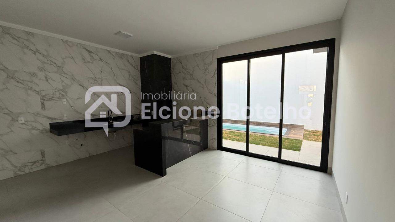 Casa à venda no NOVO MUNDO: 