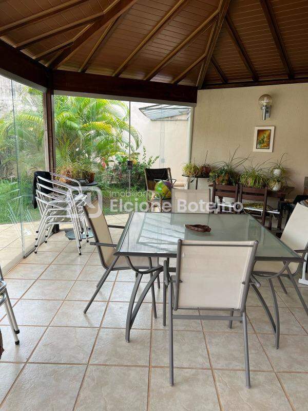 Casa à venda no VIGILATO PEREIRA: 