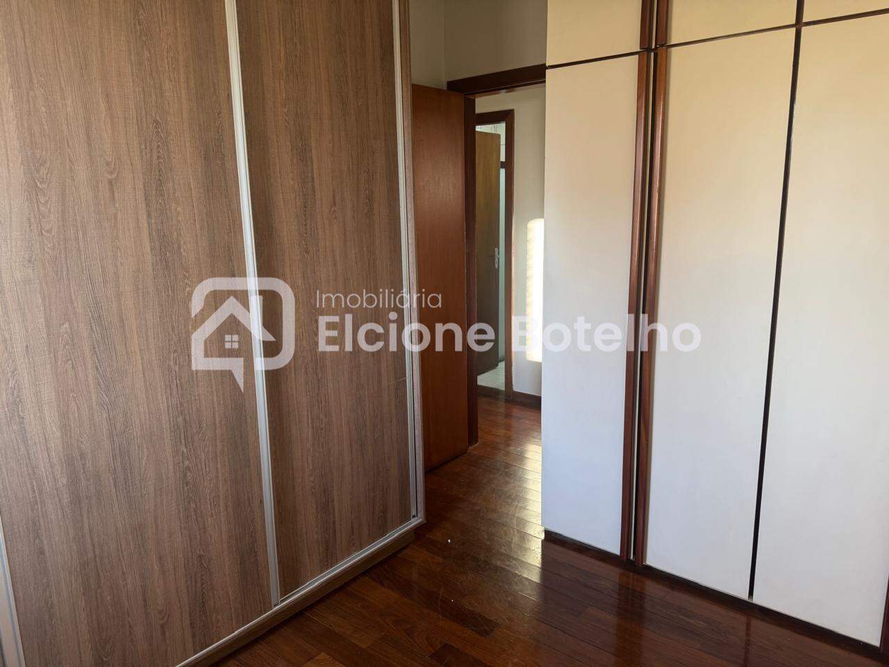 Apartamento à venda no OSVALDO REZENDE: 
