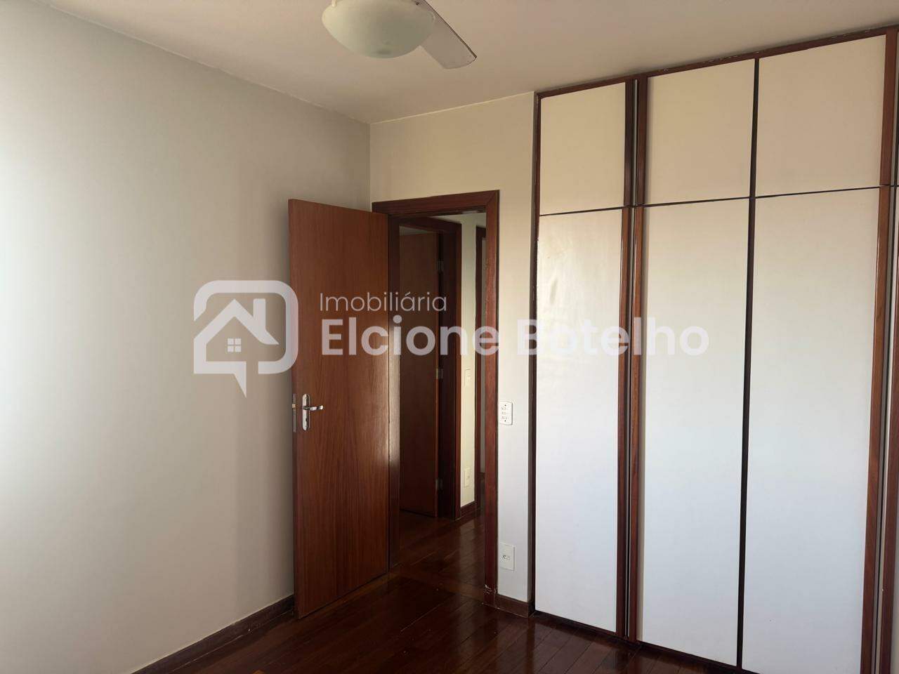 Apartamento à venda no OSVALDO REZENDE: 