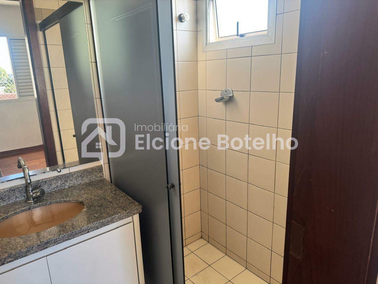 Apartamento à venda no OSVALDO REZENDE: 