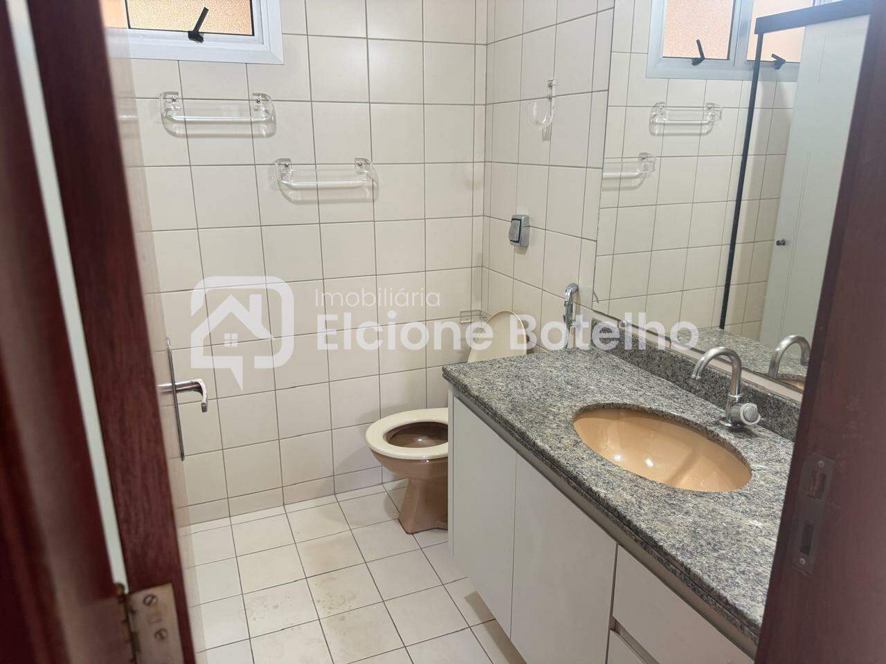 Apartamento à venda no OSVALDO REZENDE: 
