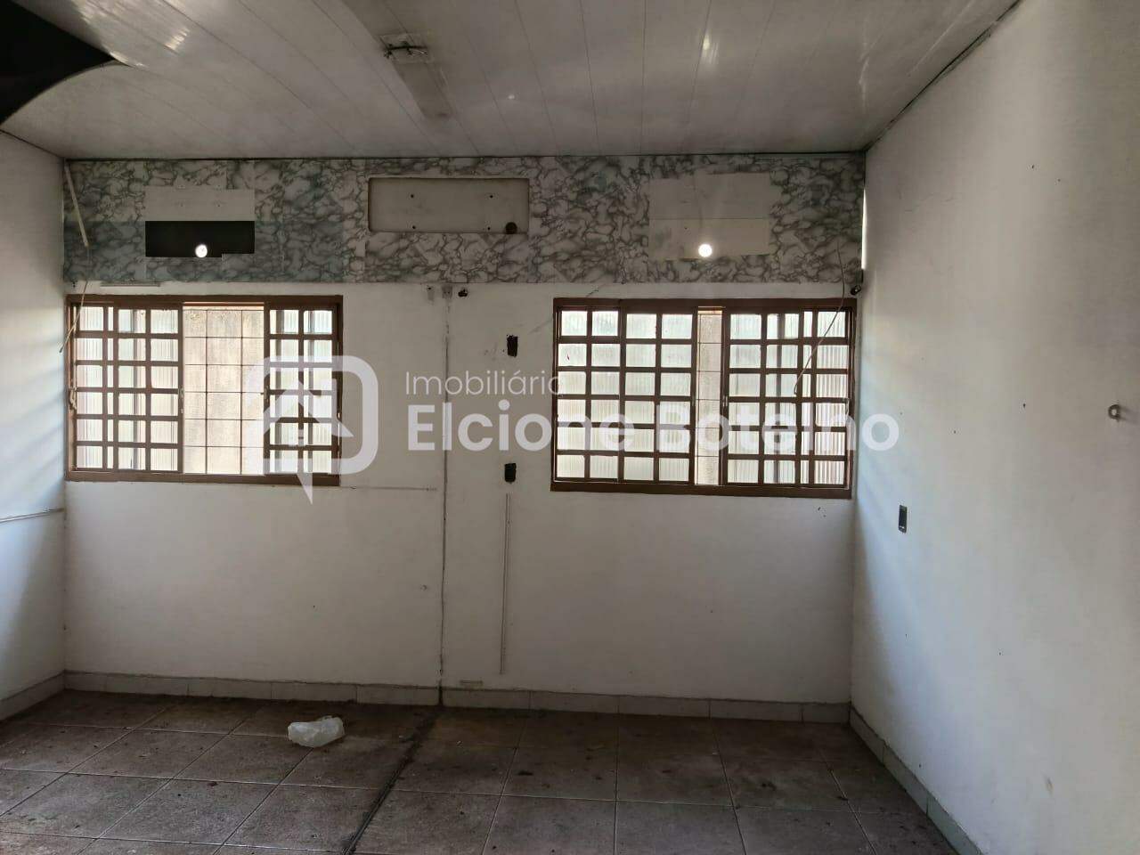Casa Comercial à venda no TABAJARAS: 