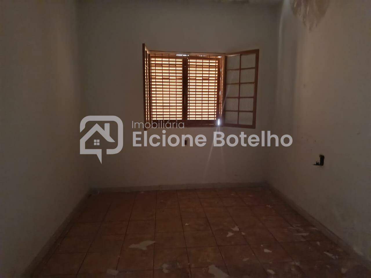 Casa Comercial à venda no TABAJARAS: 