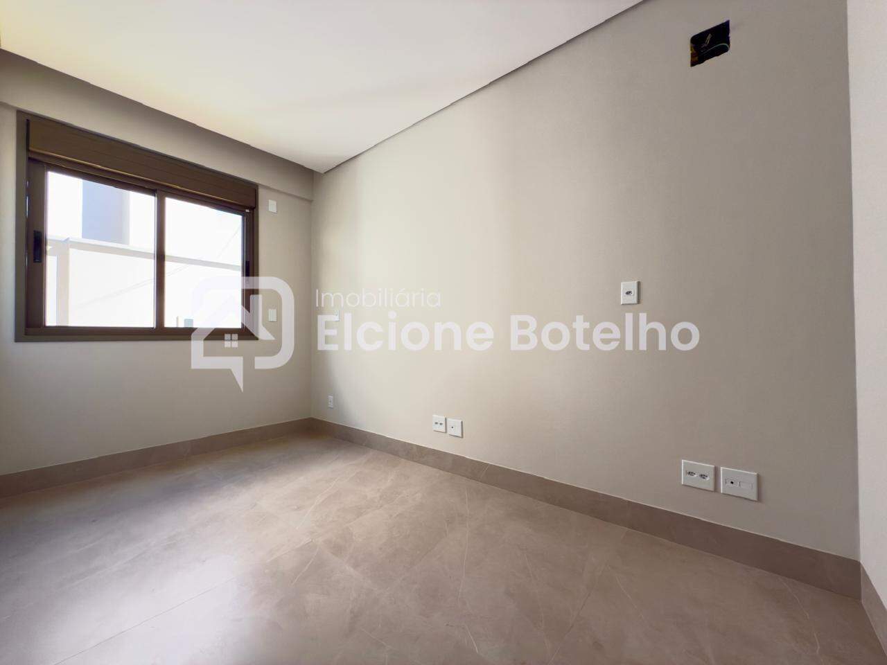 Casa de Condomínio à venda no MORADA DA COLINA: 