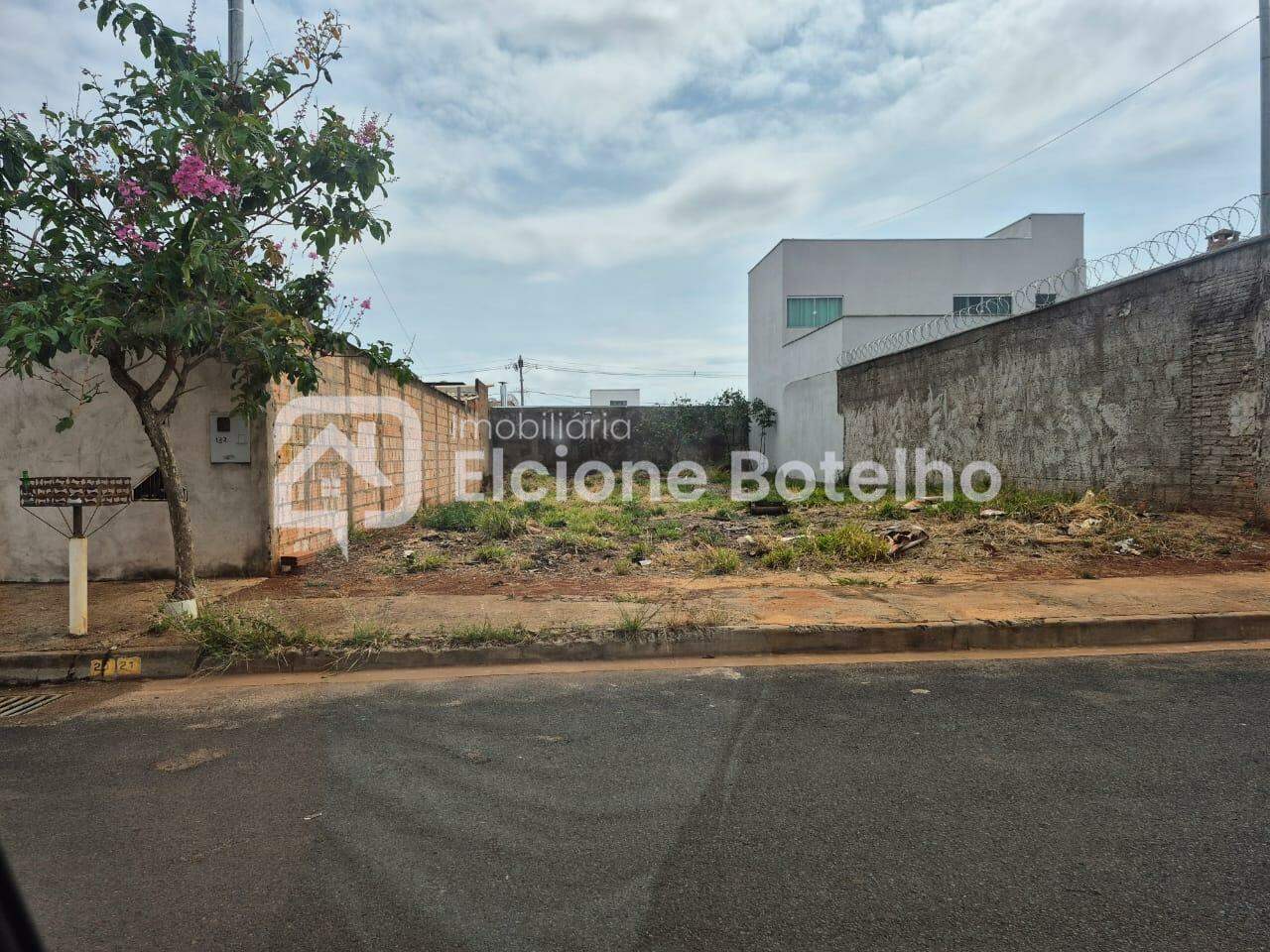Terreno à venda no MINAS GERAIS: 