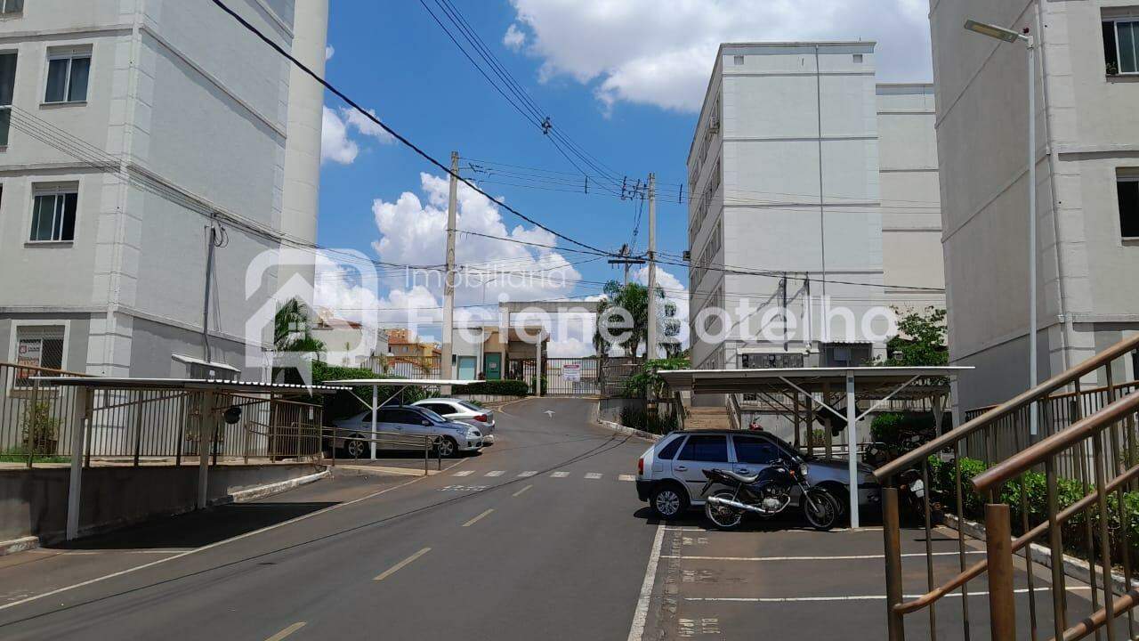 Apartamento à venda no CHACARAS TUBALINA E QUARTEL: 