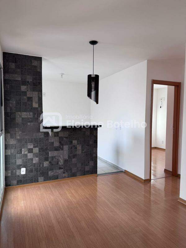 Apartamento à venda no LARANJEIRAS: 