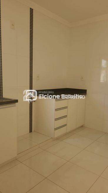 Apartamento à venda no ALTO UMUARAMA: 
