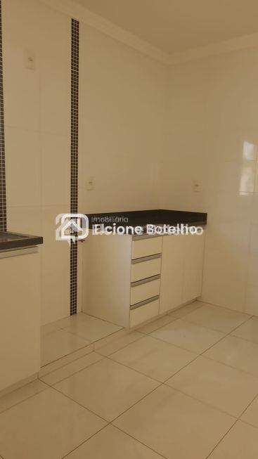 Apartamento à venda no ALTO UMUARAMA: 