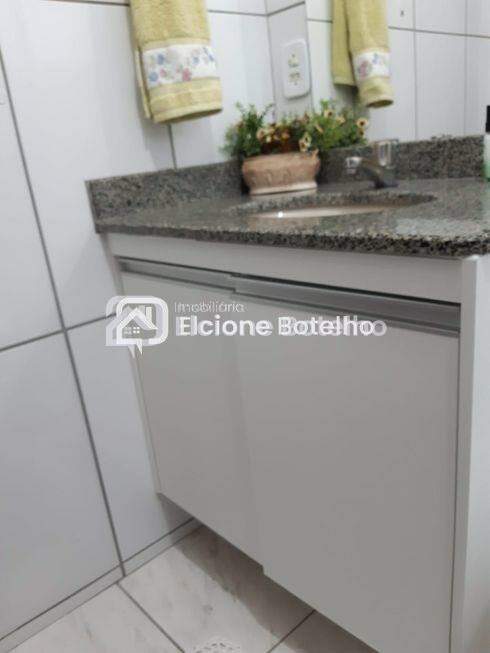 Apartamento à venda no SEGISMUNDO PEREIRA: 