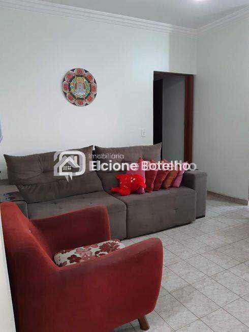 Apartamento à venda no SEGISMUNDO PEREIRA: 