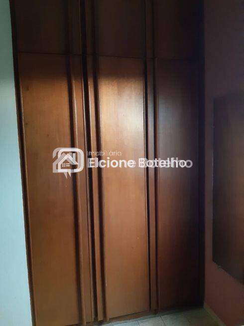 Apartamento à venda no SEGISMUNDO PEREIRA: 
