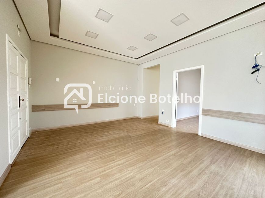 CASA COMERCIAL para aluguel no Centro: 