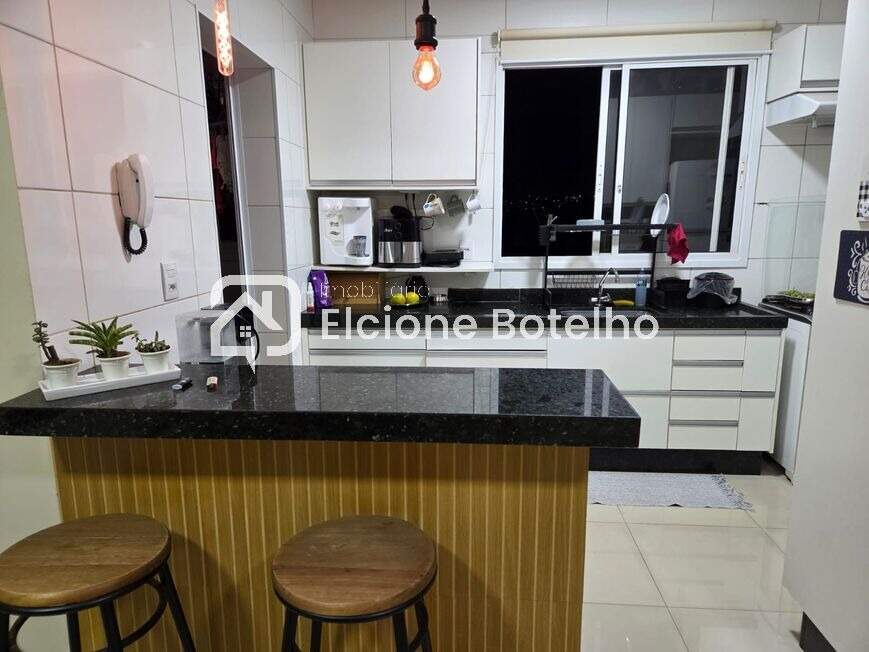 Apartamento à venda no SARAIVA: 