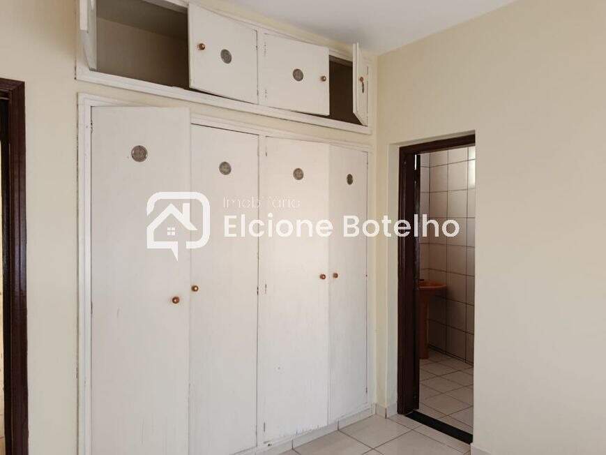 Casa à venda no OSVALDO REZENDE: 