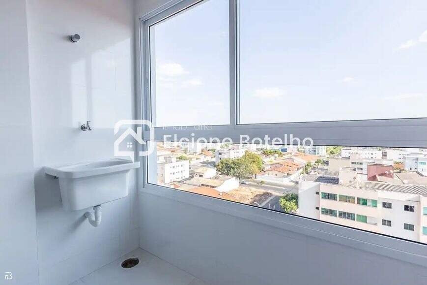 Apartamento à venda no SANTA MONICA: 