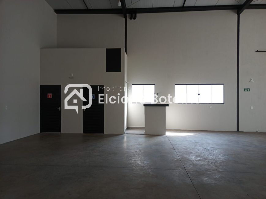 Galpão para aluguel no NOVO MUNDO: 