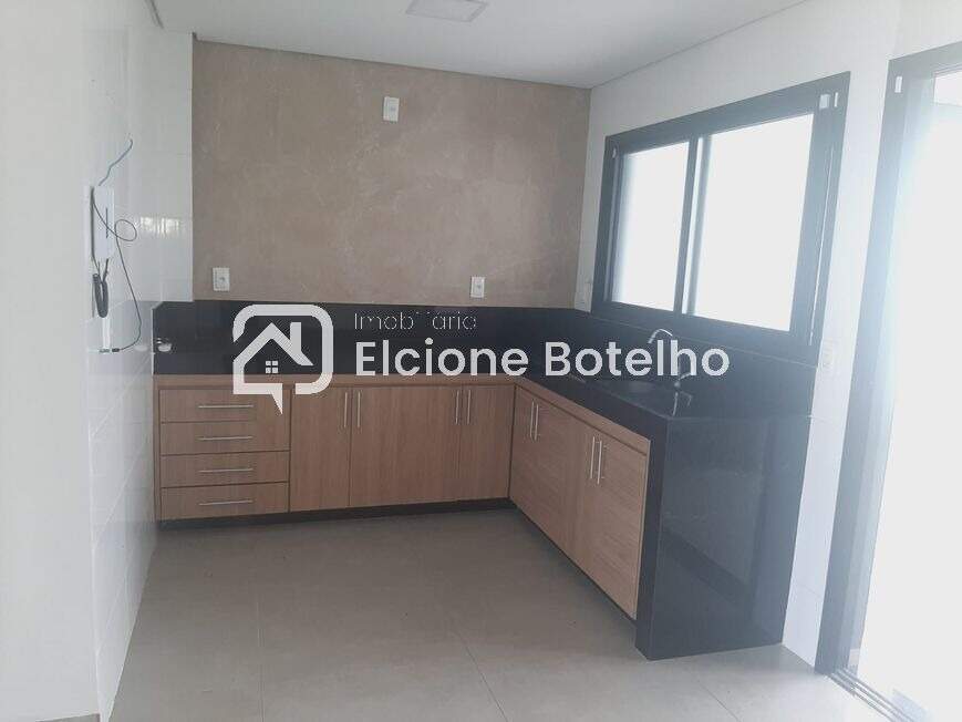 Casa à venda no NOVO MUNDO: 