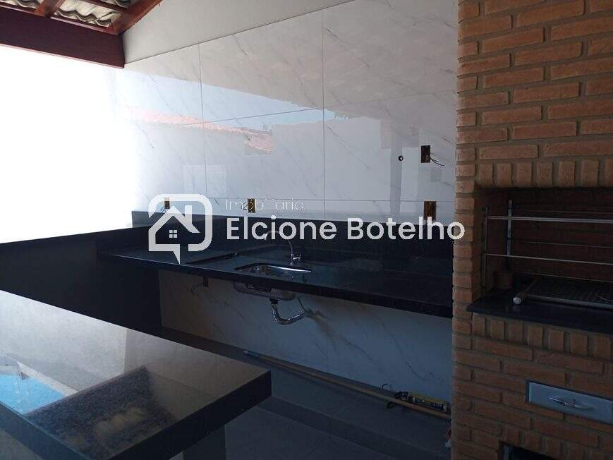 Casa à venda no SEGISMUNDO PEREIRA: 