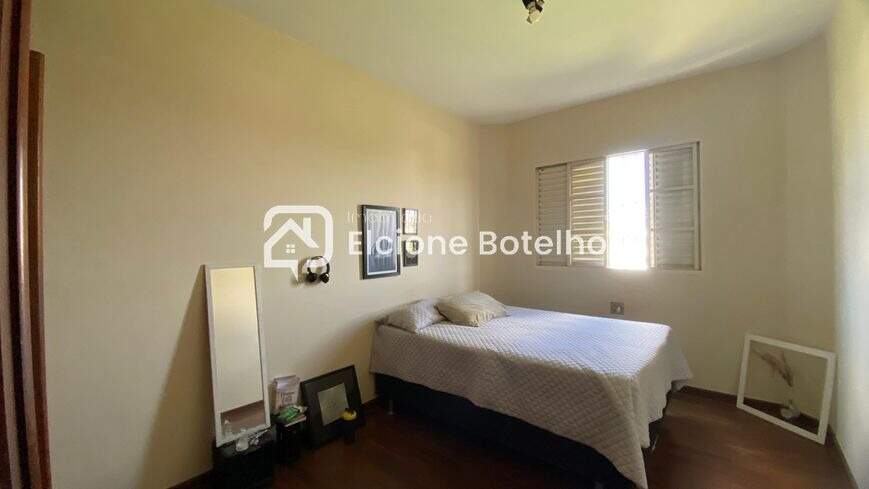 Apartamento à venda no OSVALDO REZENDE: 