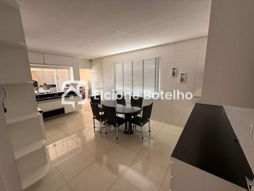 Casa à venda no SANTA MONICA: 