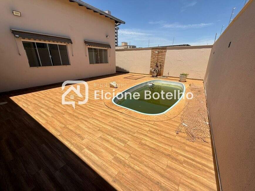 Casa à venda no SANTA MONICA: 