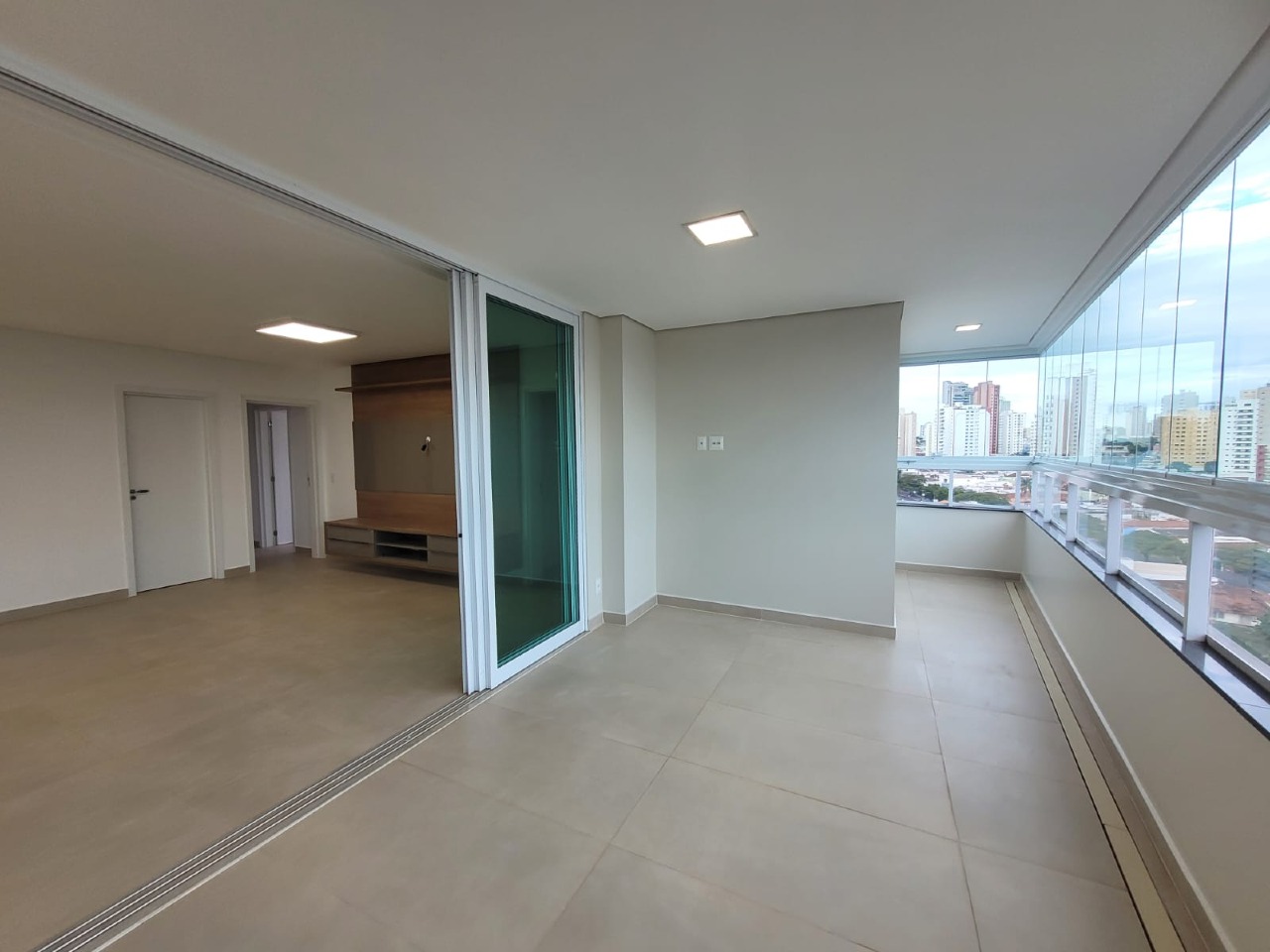 Apartamento para aluguel no OSVALDO REZENDE: 