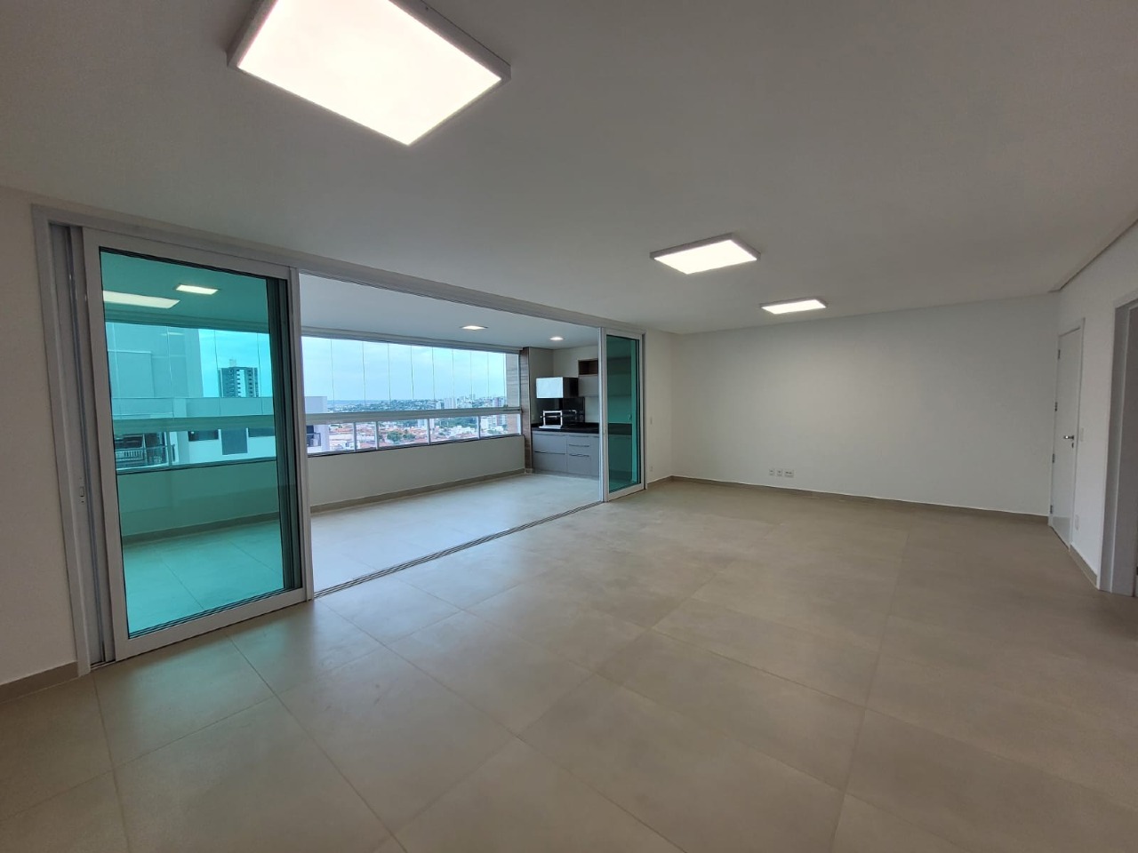 Apartamento para aluguel no OSVALDO REZENDE: 