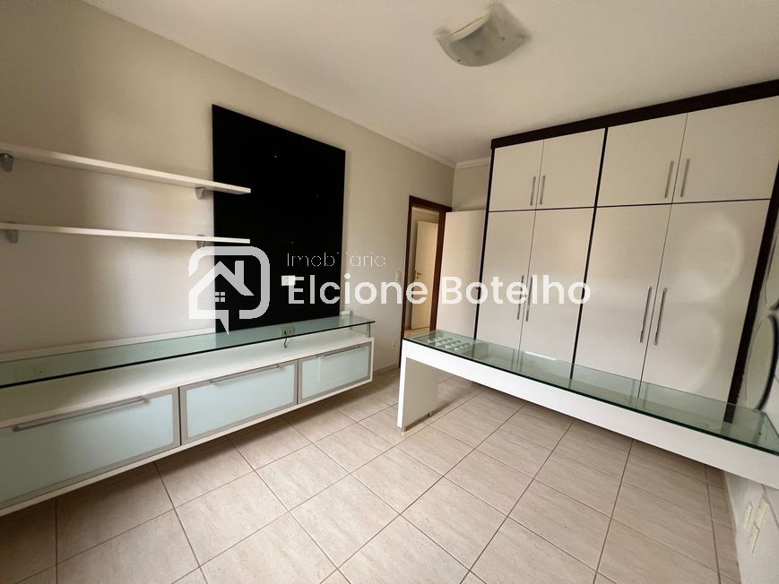 Apartamento para aluguel no OSVALDO REZENDE: 