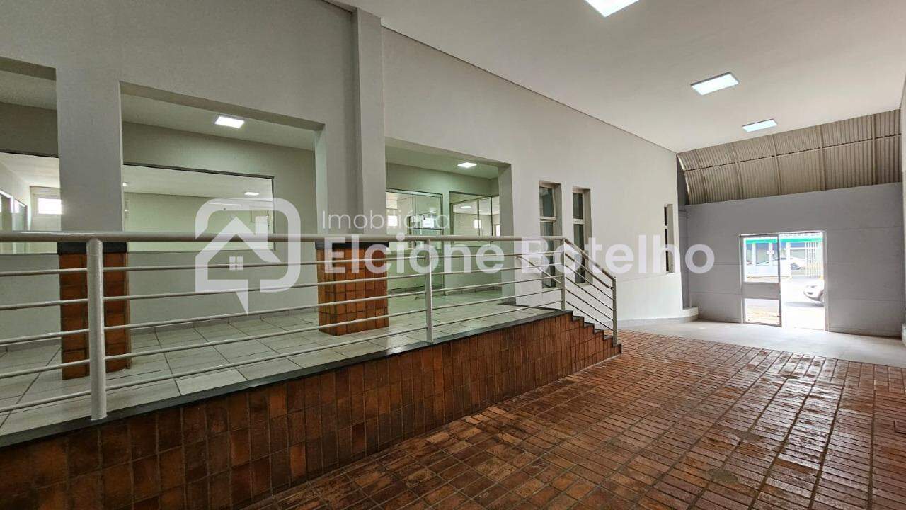 Prédio Comercial para aluguel no Centro: 