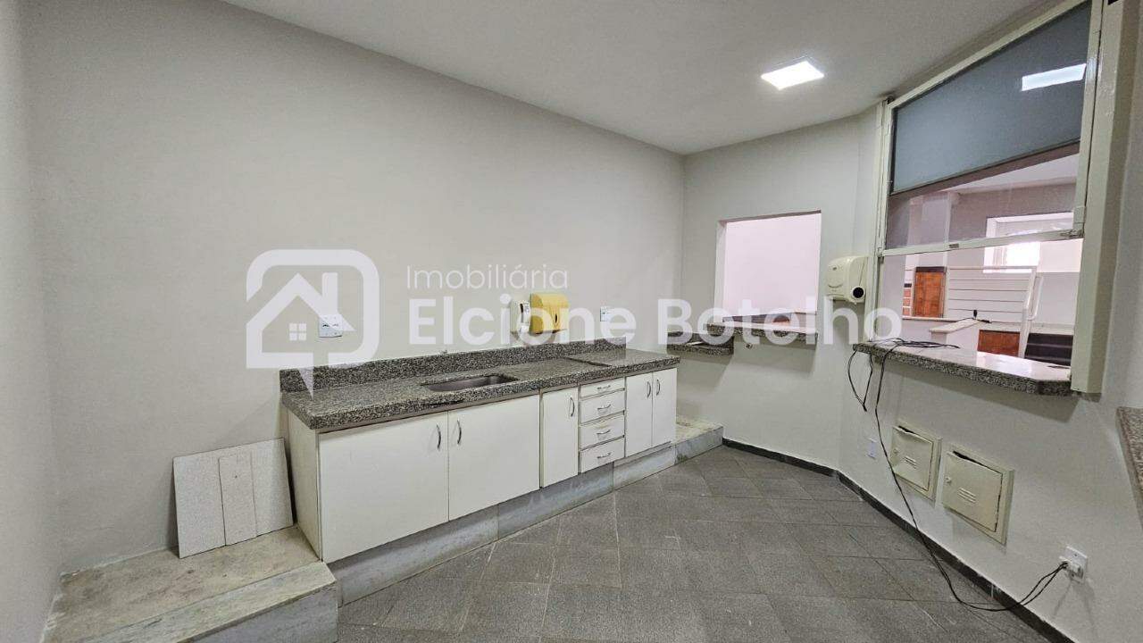 Prédio Comercial para aluguel no Centro: 