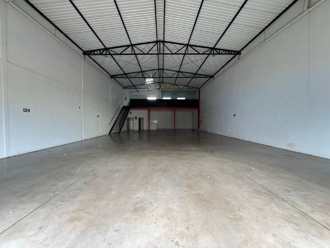 BARRACÃO para aluguel no BRASIL: 