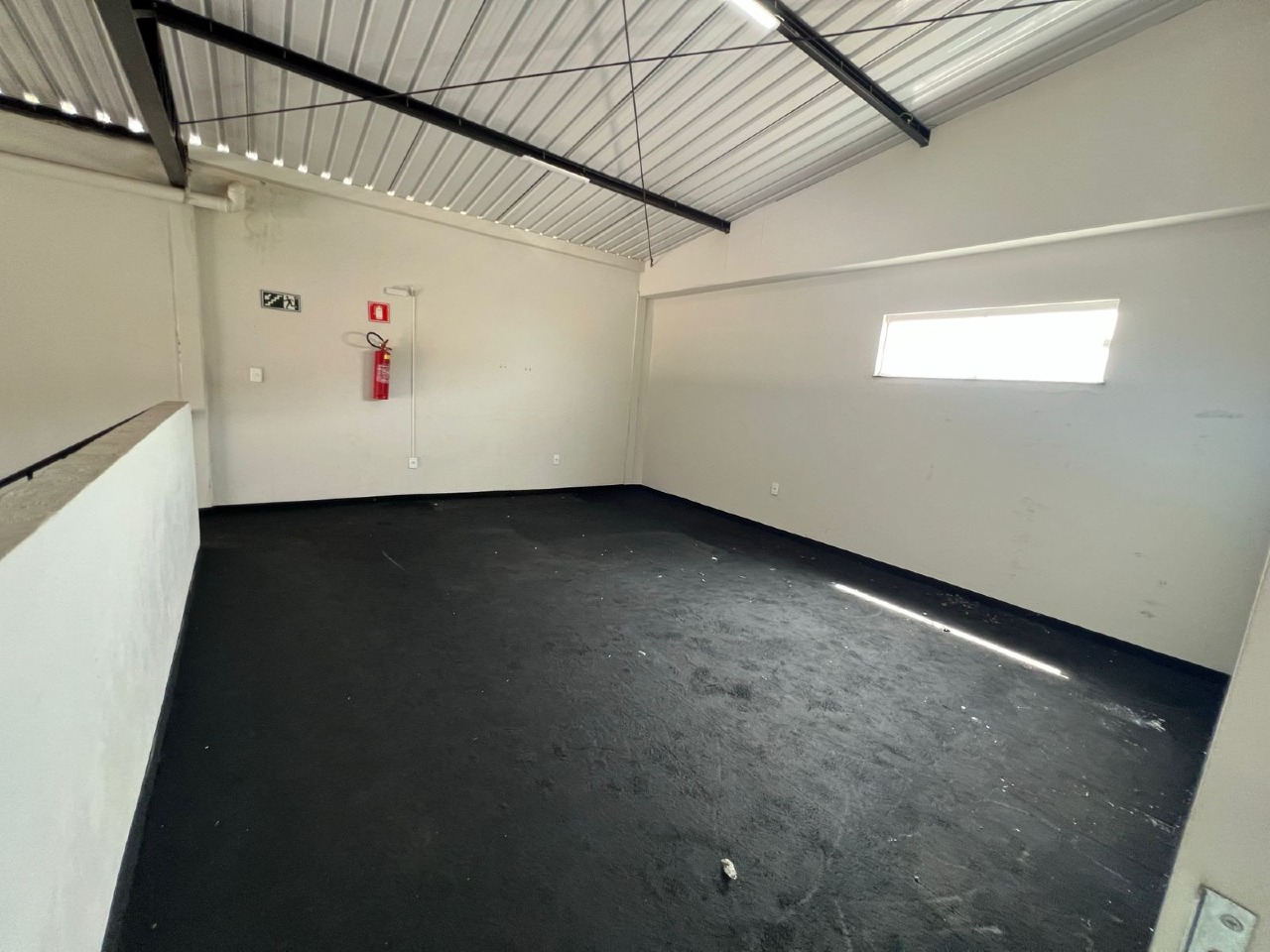 BARRACÃO para aluguel no BRASIL: 