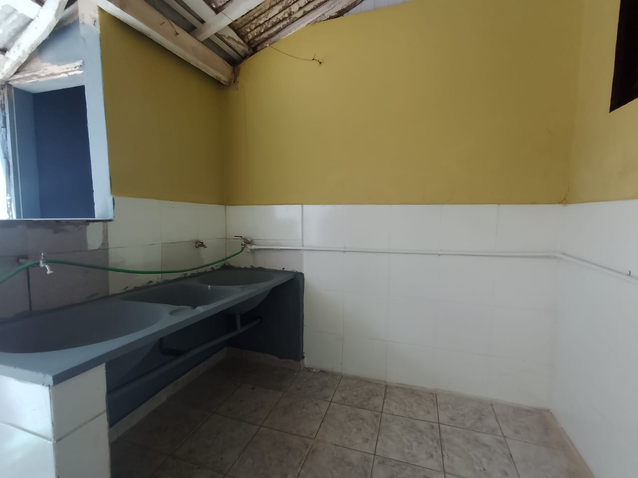 Casa para aluguel no SARAIVA: 