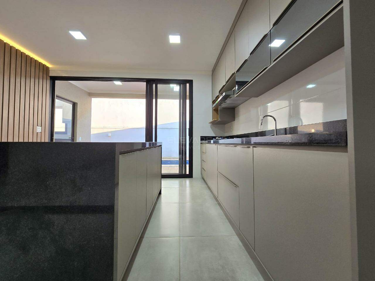 Casa em Condomínio à venda no Vila do Golfe: 