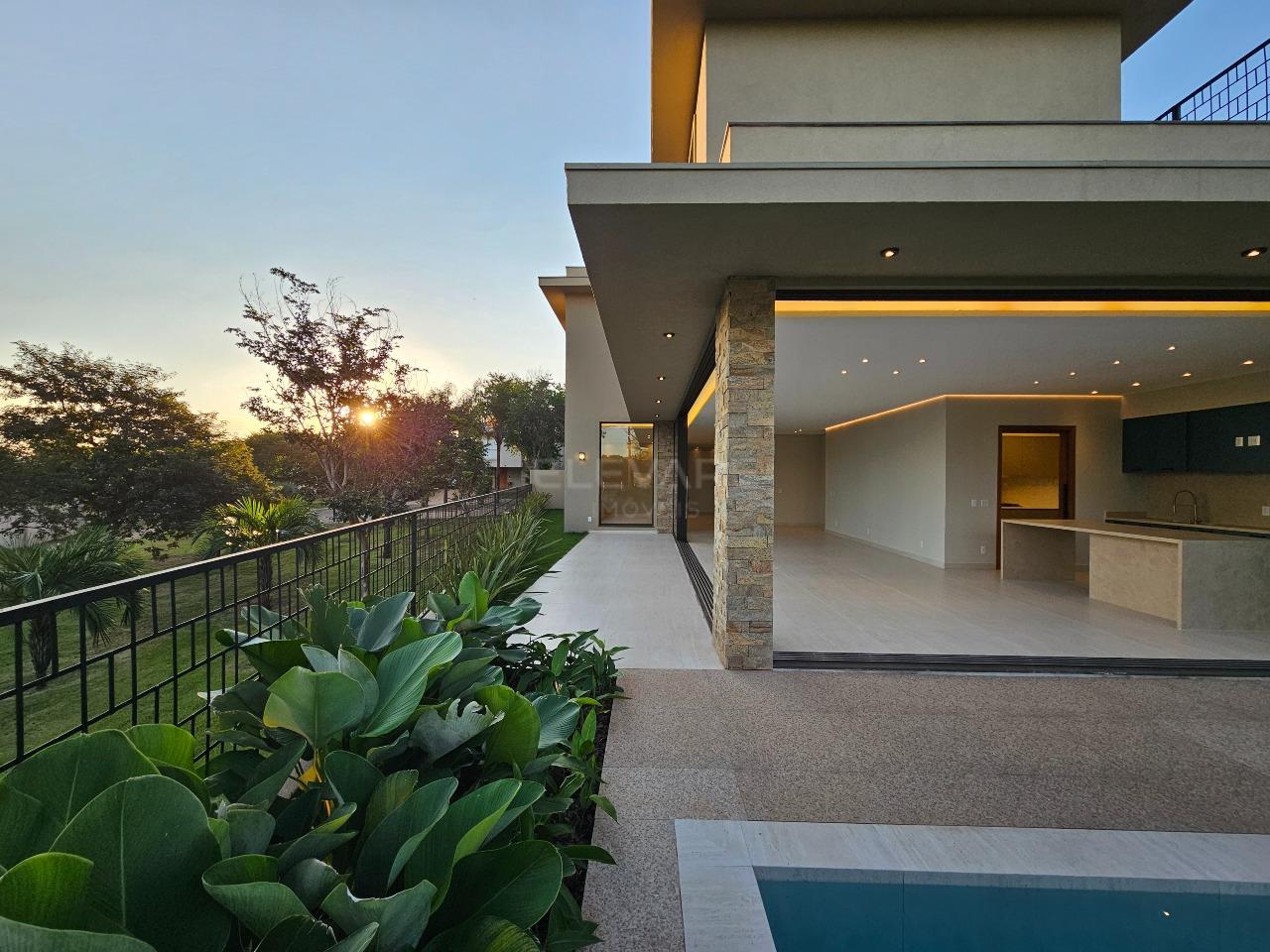 Casa em Condomínio à venda no Reserva Santa Luisa: 