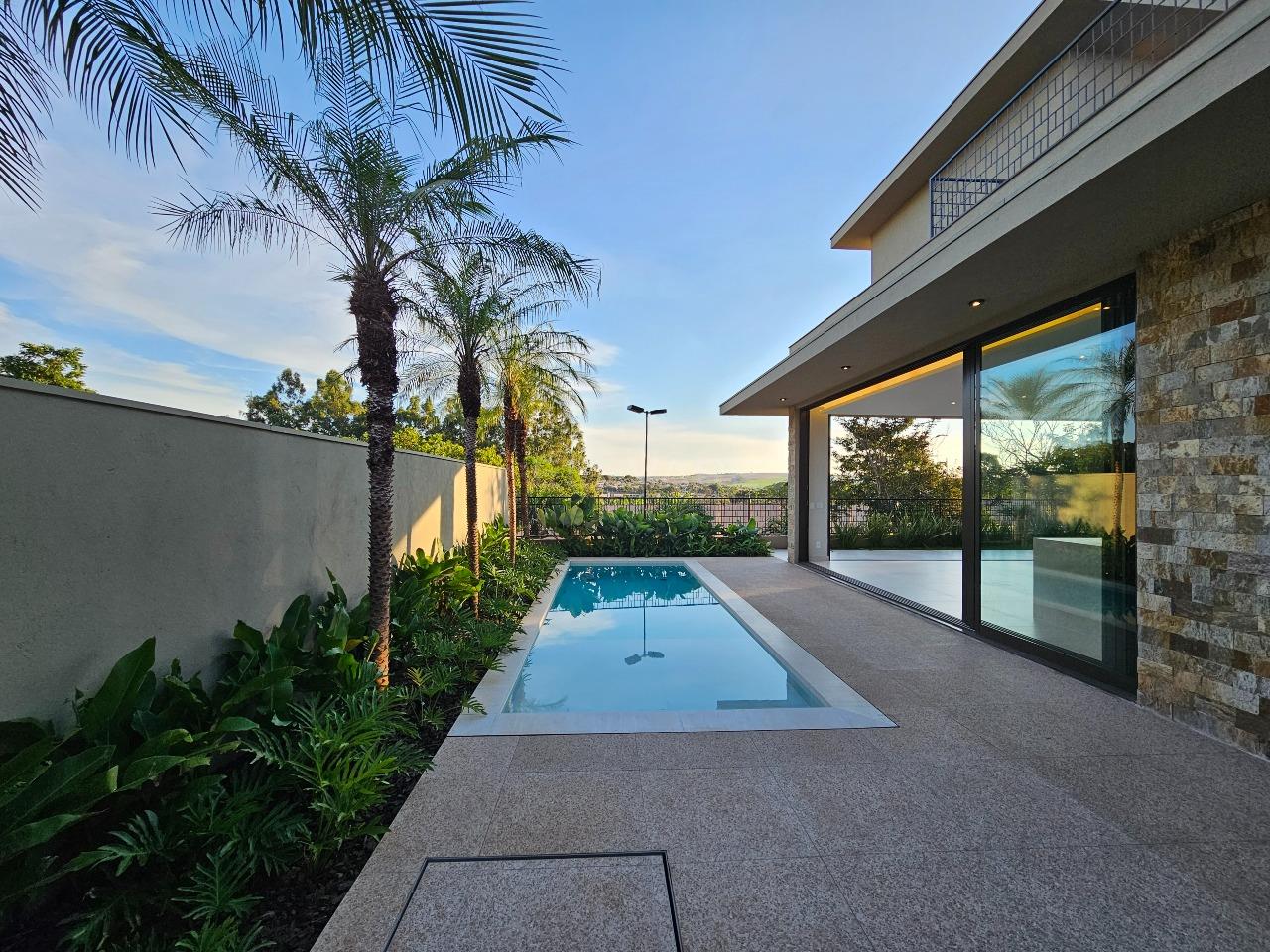 Casa em Condomínio à venda no Reserva Santa Luisa: 