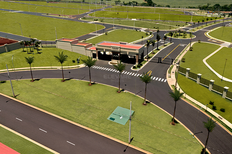 Terreno à venda no Alto do Castelo: 