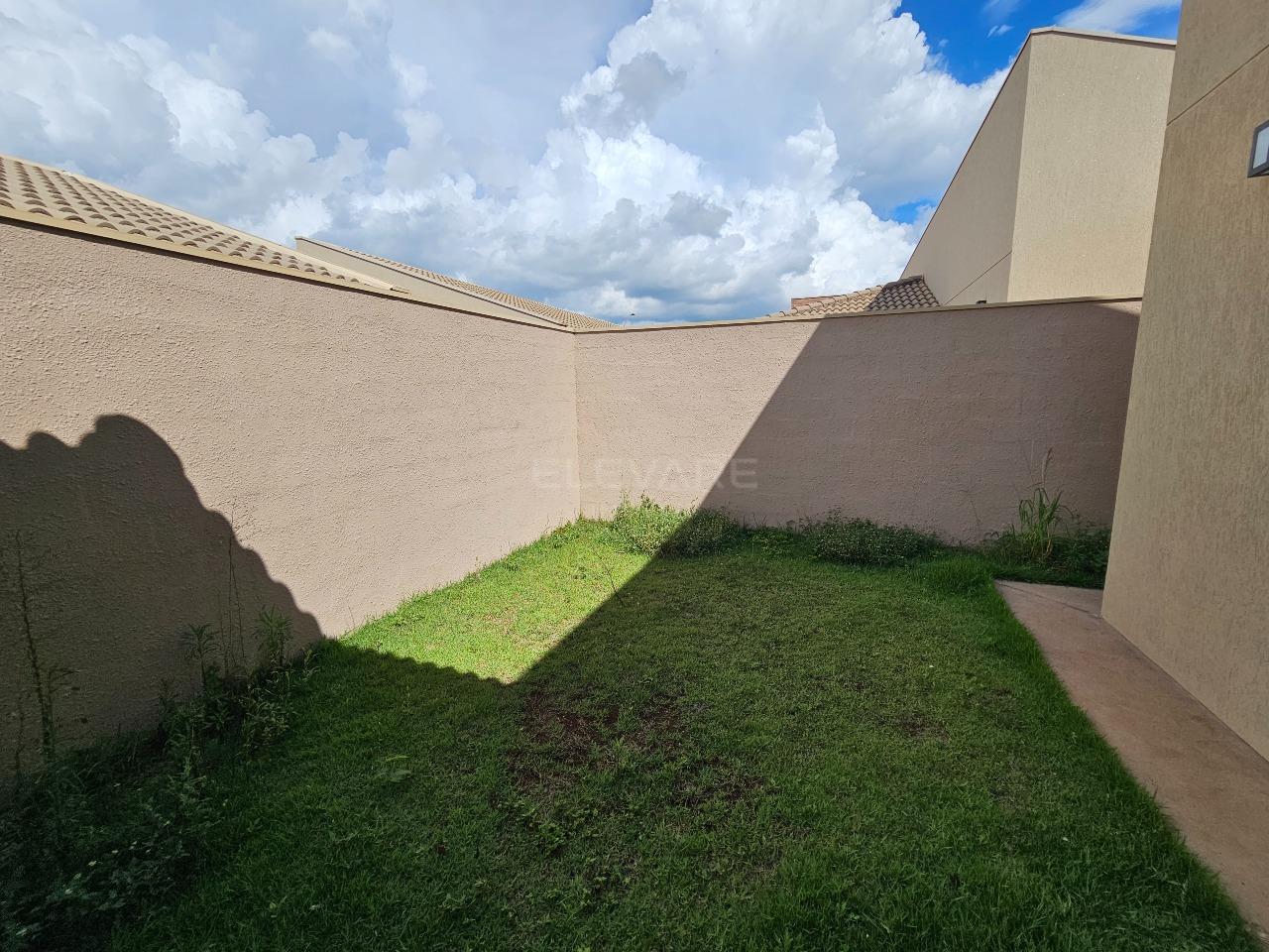 Casa em Condomínio para aluguel no Cravinhos: 