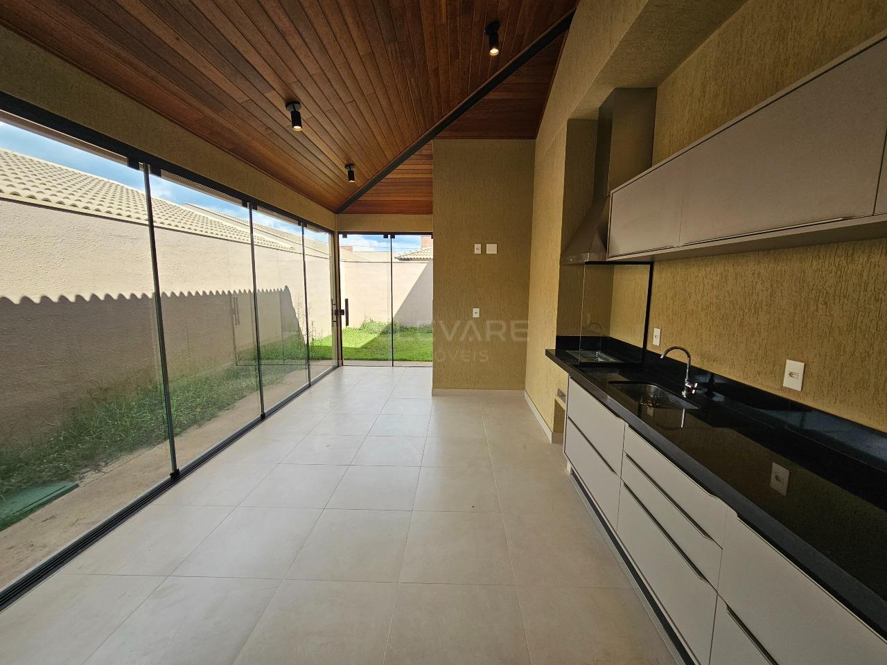 Casa em Condomínio para aluguel no Cravinhos: 