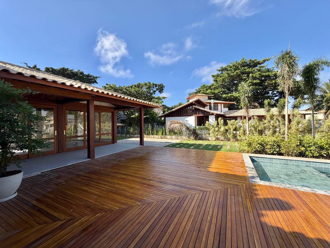 Casa em condomínio, a venda, 4 quartos, 4 suítes, 3 vagas, Manguinhos – Armação dos Búzios/RJ