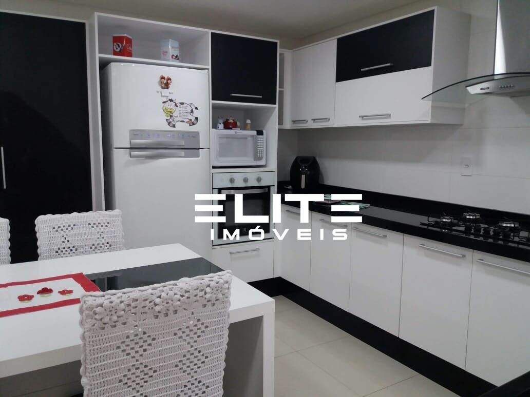 Sobrado à venda no Vila Eldízia: 