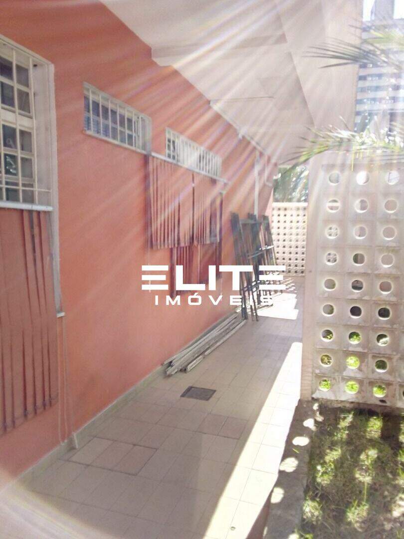 Sobrado à venda no Centro: 