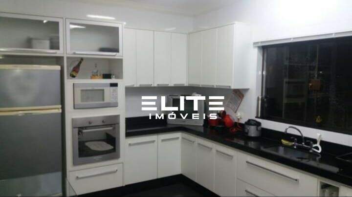 Sobrado à venda no Jardim Santo André: 