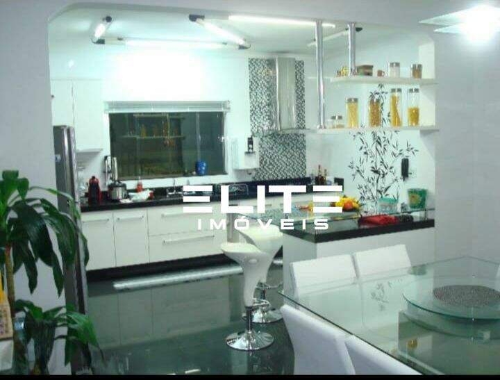 Sobrado à venda no Jardim Santo André: 