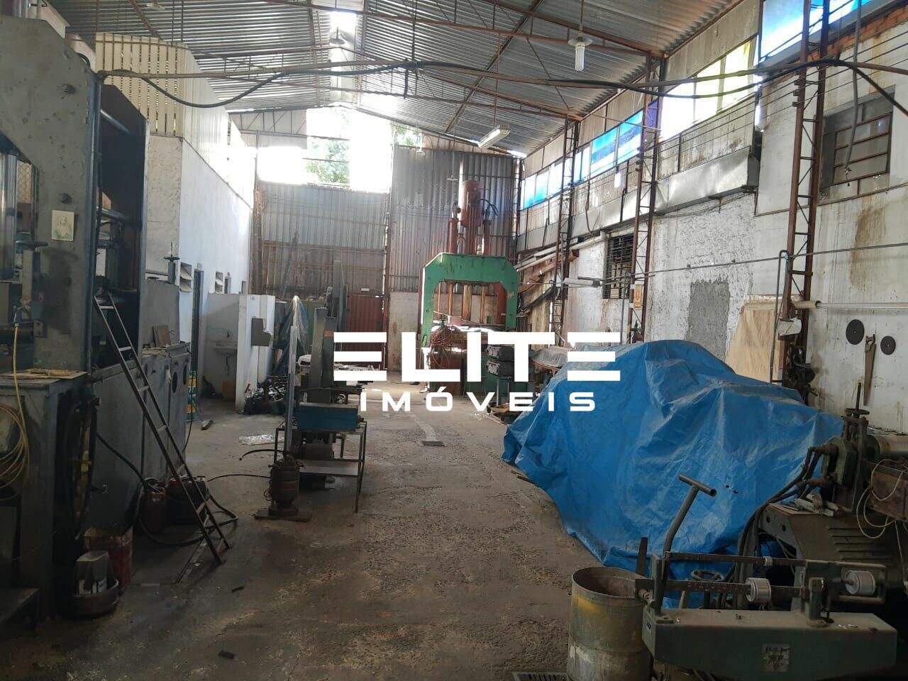 Galpão à venda no Vila Humaitá: 