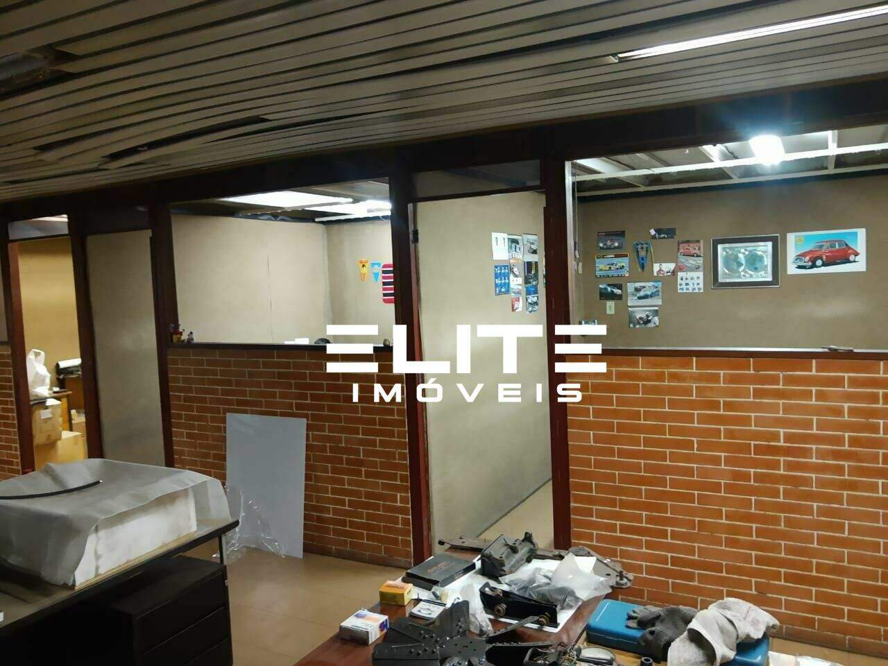 Galpão à venda no Vila Humaitá: 